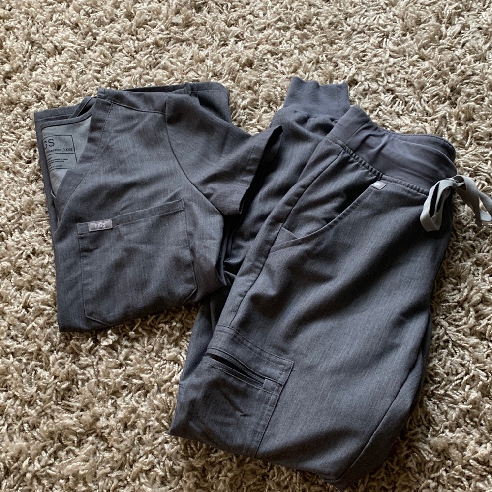 Grey Figs jogger scrub set